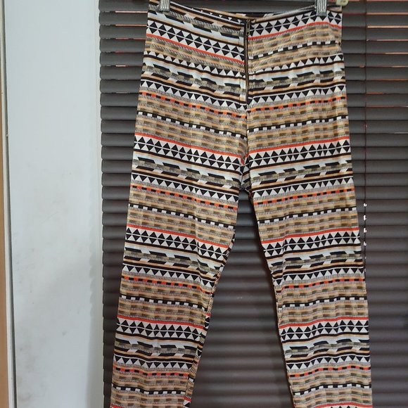 J & K womans stretch front zip capris  size see description - Picture 9 of 10